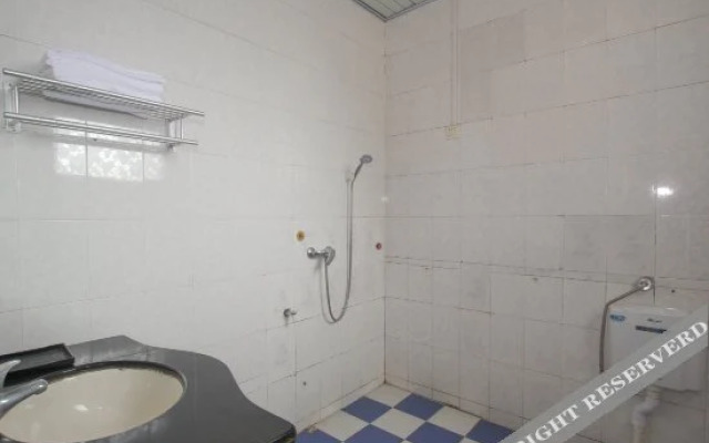 Jinghua Business Hotel