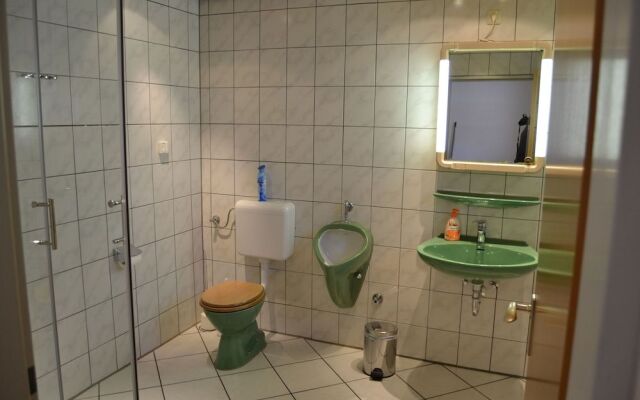 Ferien Bei Freunden Im Holzhaus