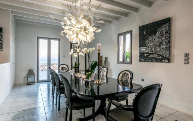 The White House by Fantasia Villas