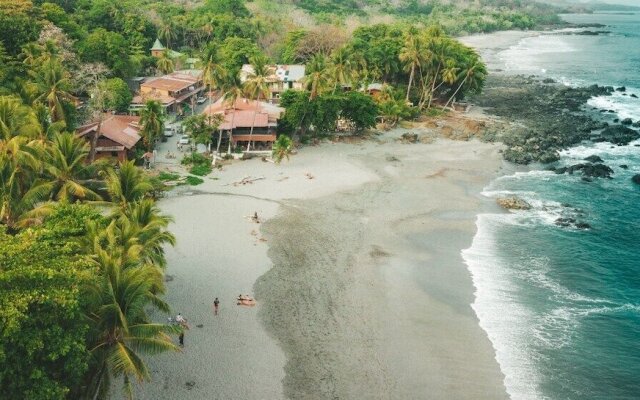 Adeluna Luxury Ocean View Villas