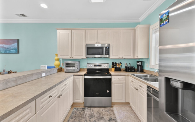 Magnolia Pointe Luster Leaf 4890-303