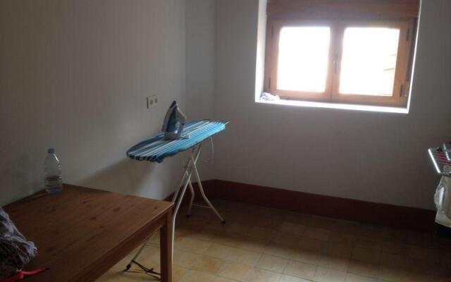 Apartamentos Emilia Feo León Gótico