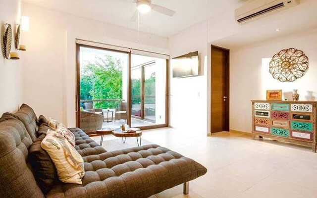 KUNM7 SecondFloor Corner Condo by Gate48