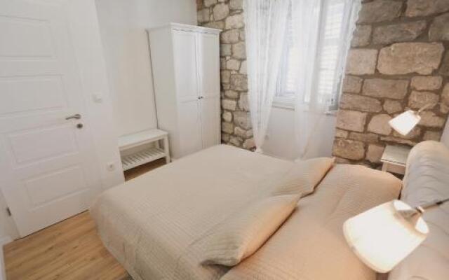 Split Old Town Suites 2