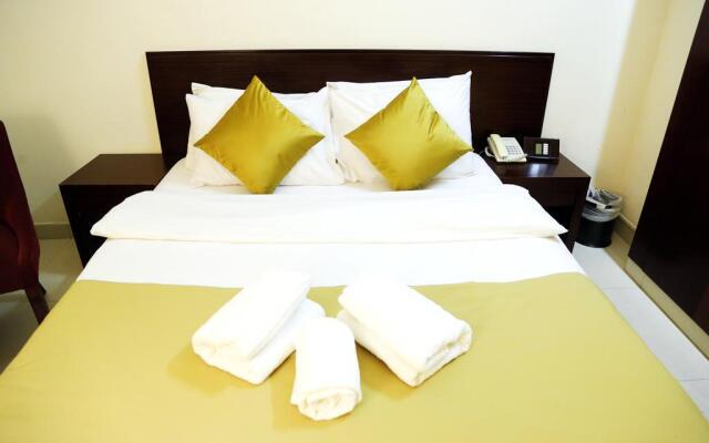 Сlick Square Hotel