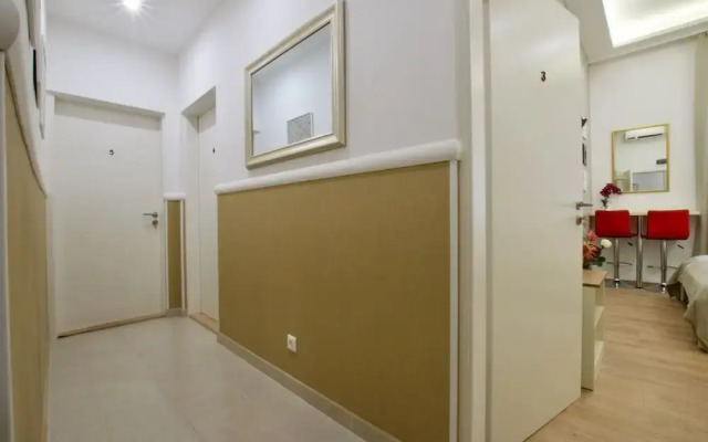 St King 11. Studio Apartments