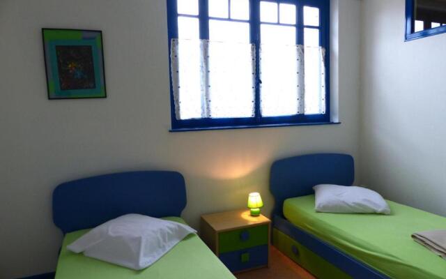 Gîte Dompierre-sur-Besbre, 5 pièces, 8 personnes - FR-1-489-109