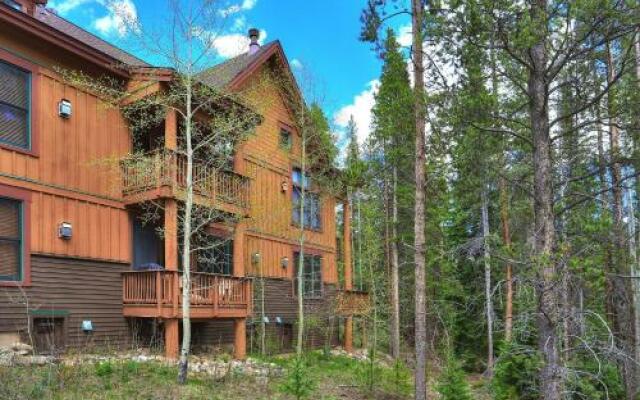 8757 Trappers Crossing Condo