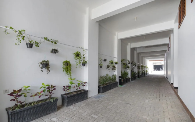 Forrest Inn by OYO Rooms