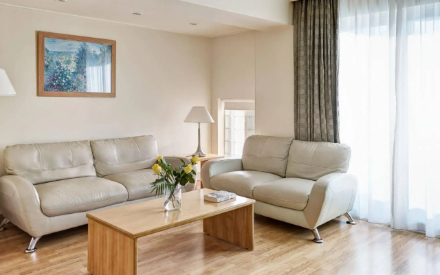 Blazer Suites Hotel