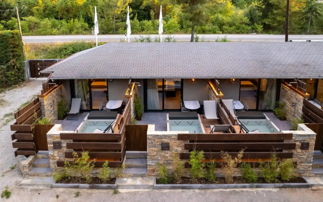 Sylvia Camping & Luxury Suites