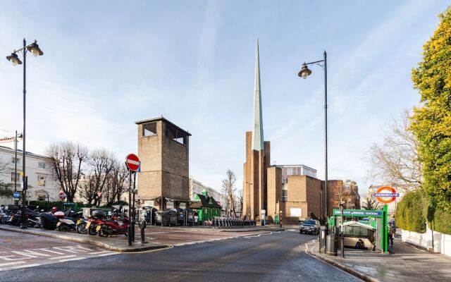 3 Bedrooms 2 Bathrooms Apartment London