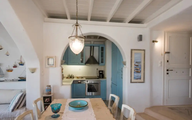 Anemoessa House