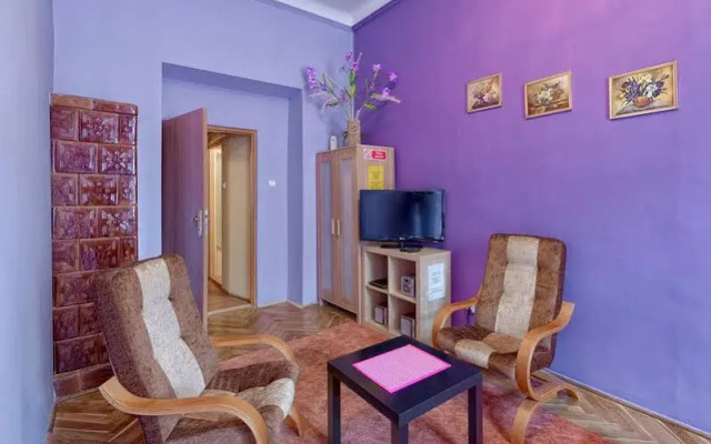 Queen Apartments
