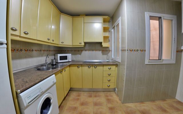 Apartamentos Vela y Serna - WONDERSTAYS