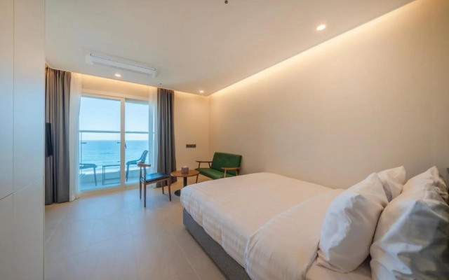 Yangyang White House Pension