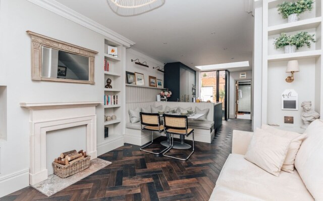 The Emerald - Central Henley 2 Bedroom House