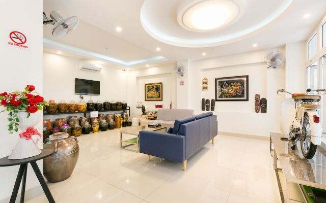 OYO 365 Rose Hotel