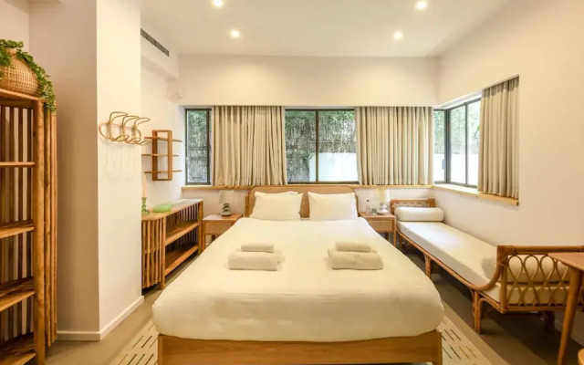 Charming 2BR Apt w a Breathtaking Patio