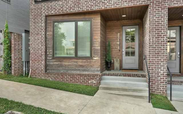 Rooftop Deck Shuffleboard BBQ Near Downtown