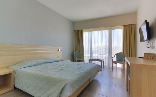 Hotel Niriides Beach