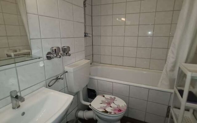 Stunning 1-bed Apartment in Neuss