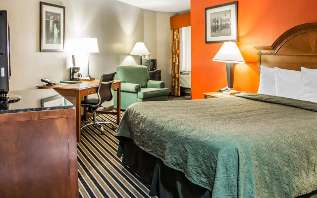 Quality Suites I-44