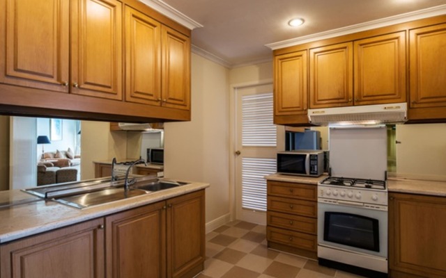 Batavia Hotel and Serviced Apartments