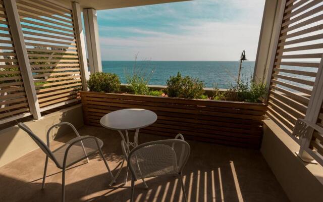 Folie Marine Beach Hotel & Club