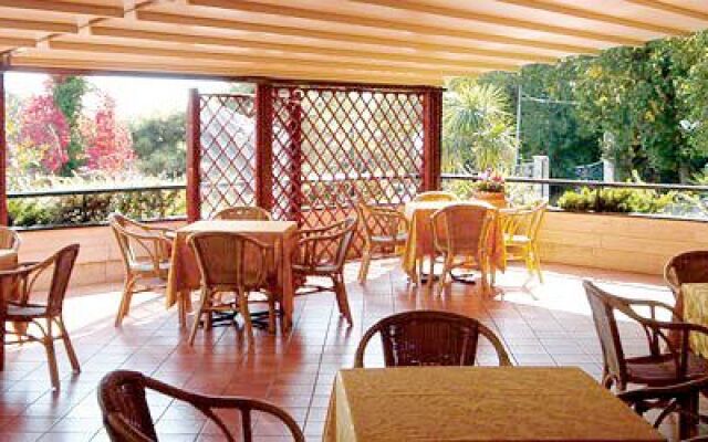 Hotel Pineta Ristorante Castello