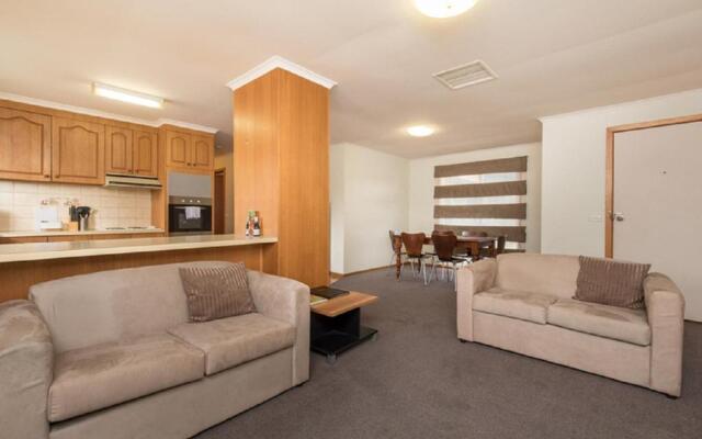 Early Australian Motor Inn