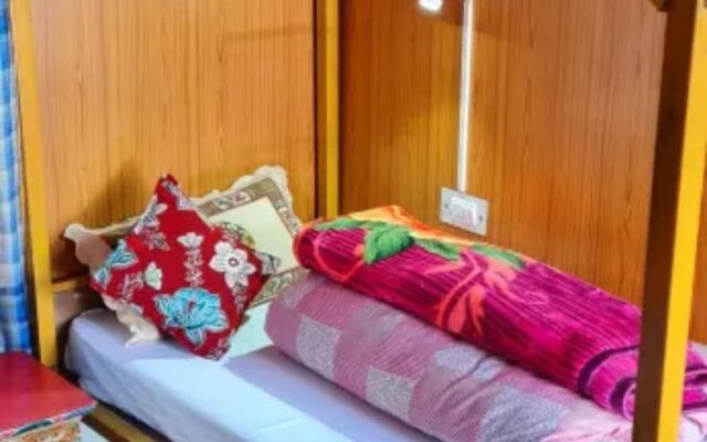 Piggy Hostel Kaza