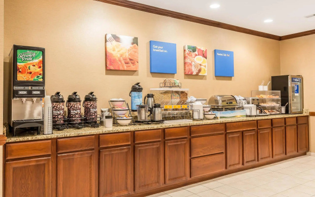 Comfort Inn & Suites