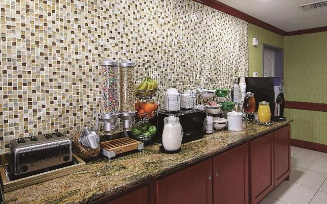 La Quinta Dallas Hutchins # 6405