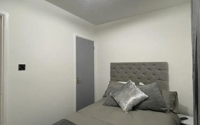 Cosy Cardiff Apartment Near City Centre