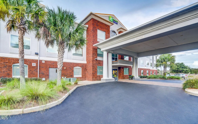 Holiday Inn Express & Suites Foley by IHG