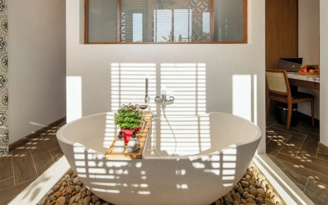Vernalhome Boutique Danang Hotel