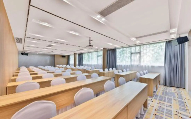 Lavande Hotel (Dongguan Dalang Songshan Lake Vientiane City Branch)