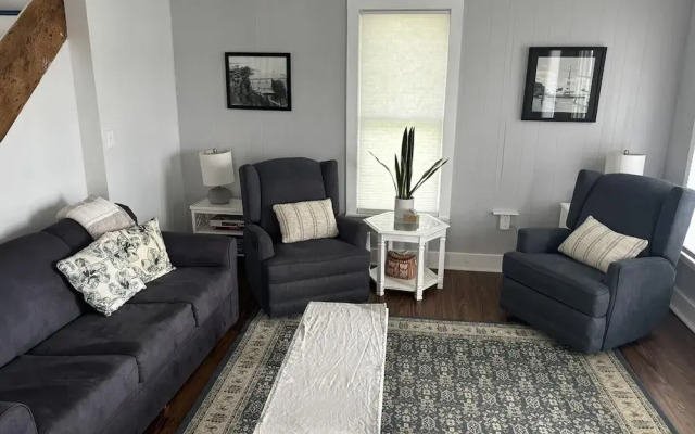 Sweet Mary 2 Bedroom Home by RedAwning