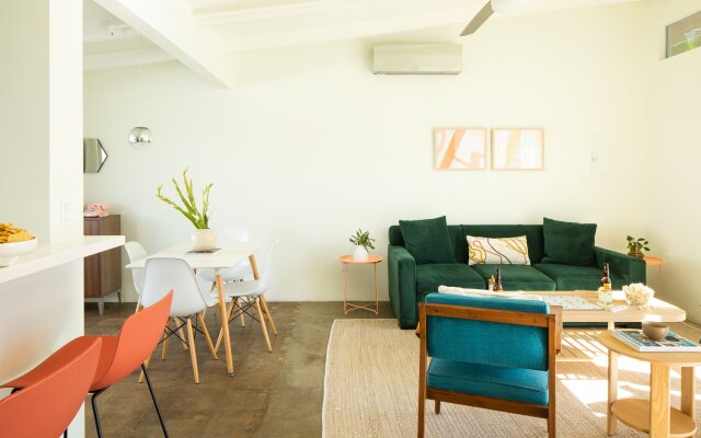 The Wesley by AvantStay – Mid-Century Modern Oasis with Pool