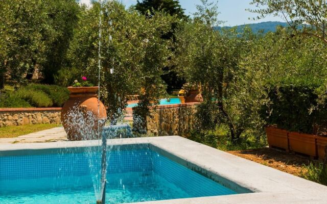 Amazing Farmhouse in Montecatini Terme with Hot Tub