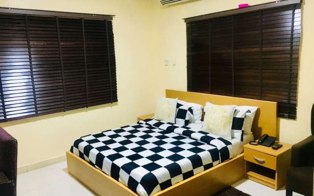Topaz Luxury Suites & Apartments