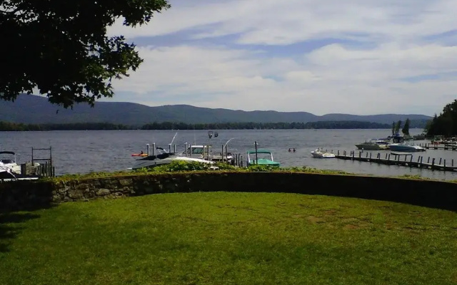 Lake George Suites