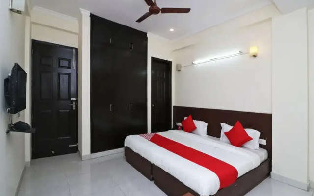 OYO 15685 The Grace Room