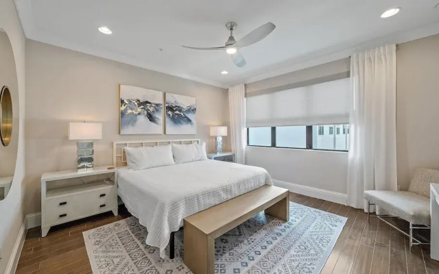 Cityscape Retreat 2 Bedroom Townhouse by RedAwning