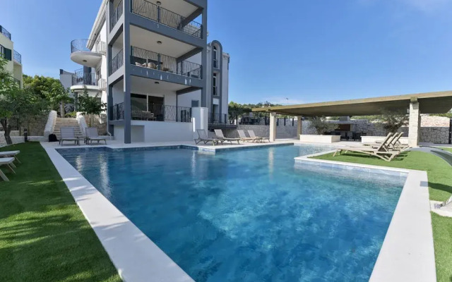 Luxury Living at Horizon Retreat