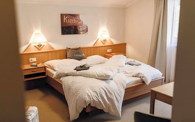 Dorfcafe Unken Hotelpension sWirtshaus im Dorf