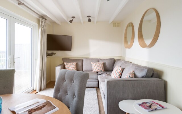 Oystercatcher Apartments