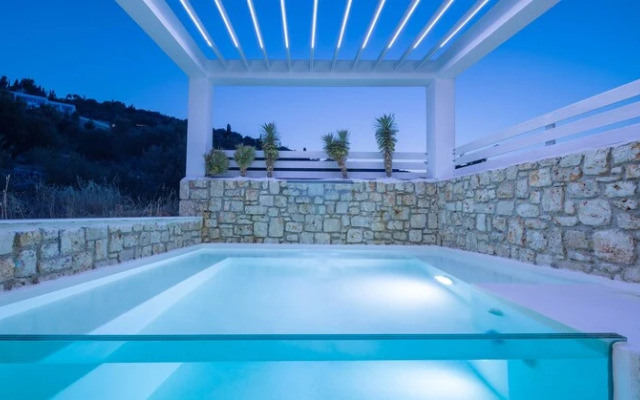 Dion Villa - Pool & Jacuzzi - Sleeps 4 - Zakynthos