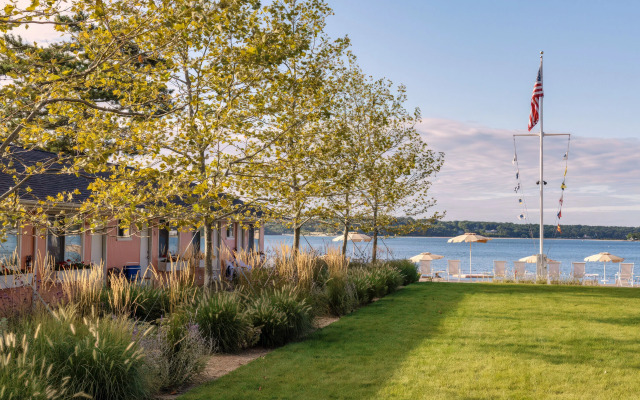 Silver Sands Motel & Beach Bungalows